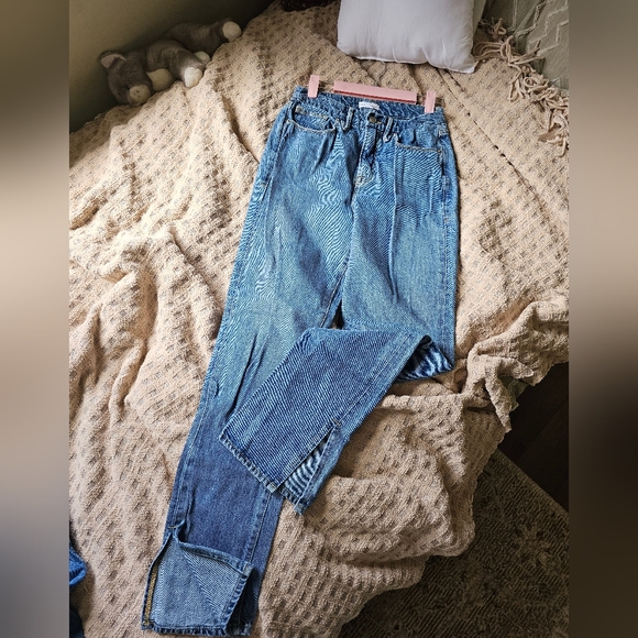 Good American Good Boy straight leg side split hem in Blue941 wash - Picture 8 of 9